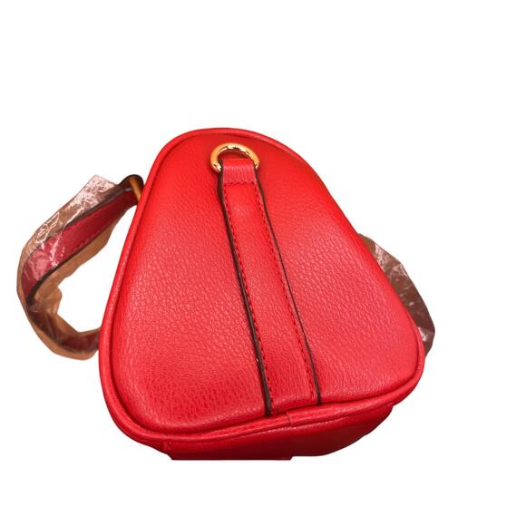 Red Quilted Vegan Leather Mini Bag with Makeup Bag and Shoulder Strap NWOT - Picture 2 of 6